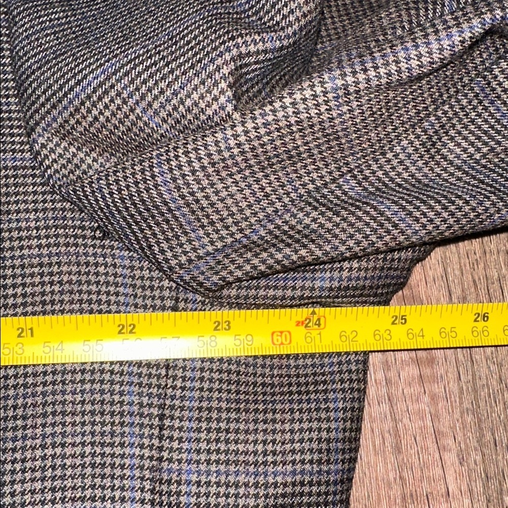 Peter Millar Brown and Blue Pin Stripe Blazer 100% wool 46T Excellent Condition - Picture 6 of 9